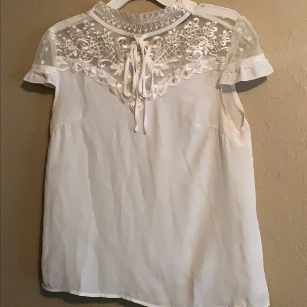 Cropped sleeve blouse